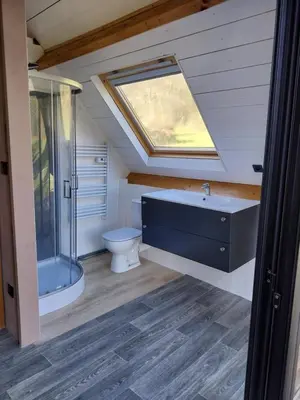 Salle de bains dans l'établissement Gîte en lisière de forêt andaine