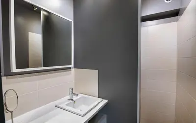Salle de bains dans l'établissement Gîte de la tour