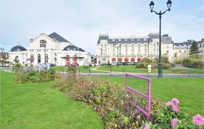 Jardin de l'établissement 1 Bedroom Gorgeous Apartment In Cabourg
