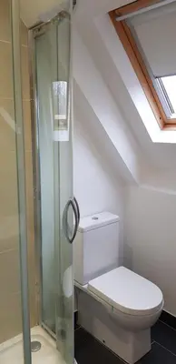 Salle de bains dans l'établissement Maison de la Grange, Chaulieu