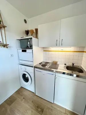 Cuisine ou kitchenette dans l'établissement Salm, Coquet studio avec balcon