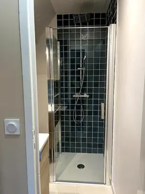 Salle de bains dans l'établissement Duplex 50m2 rénové, hyper-centre, St sauveur