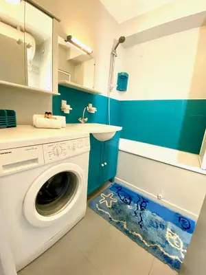 Salle de bains dans l'établissement Taphao, Studio pour 4 avec parking proche mer