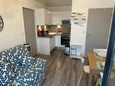 Cuisine ou kitchenette dans l'établissement 2 Pieces acces Mer et Thalasso