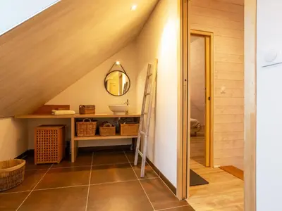 Salle de bains dans l'établissement Holiday Home La Longére by Interhome