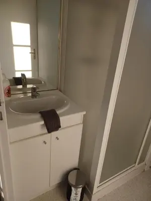Salle de bains dans l'établissement Joli Appartement avec vue sur la Baie
