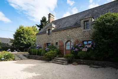 Jardin de l'établissement Gîte de charme avec Spa, baie du Mont St Michel