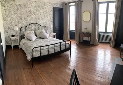 Un ou plusieurs lits dans un hébergement de l'établissement CHÂTEAU DE FRANQUETOT & D Day Collins Museum