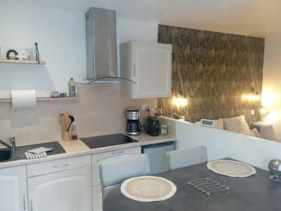 Cuisine ou kitchenette dans l'établissement Loue gîte de campagne
