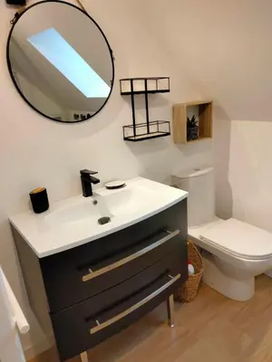 Salle de bains dans l'établissement Maison mer Manche Cotentin Créances