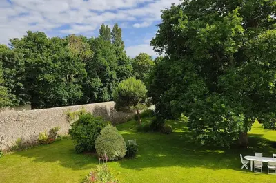 Jardin de l'établissement Maison de Caractère à 1 Km de la Mer
