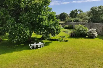 Jardin de l'établissement Maison de Caractère à 1 Km de la Mer