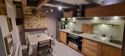 Cuisine ou kitchenette dans l'établissement Nice renovated fisherman's house near the sea