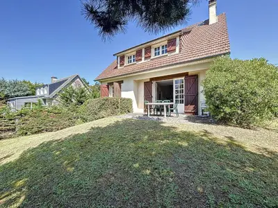 Jardin de l'établissement Maison avec Terrasse à 100m de la Plage, Jardin Clos, 3 Chambres, Proche Mont Saint-Michel - FR-1-361-457