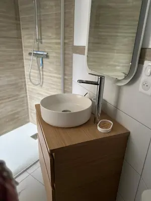 Salle de bains dans l'établissement Chez Alice - Isigny le Buat