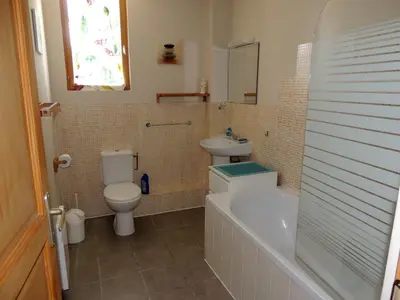 Salle de bains dans l'établissement Les Gîtes Champêtres Chestnut cottage