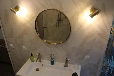Salle de bains dans l'établissement Acropole 2