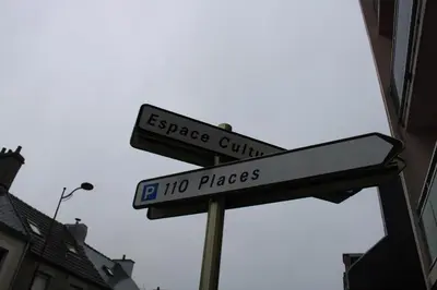 Certificat, récompense, panneau ou autre document affiché dans l'établissement Acropole 2