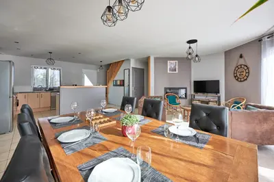 Cuisine ou kitchenette dans l'établissement Maison Ariel - Charmante maison pour 6