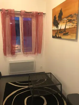 Plan de l'établissement Petit appartement centre ville Granville