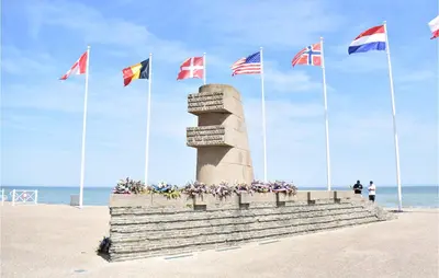 Vue générale sur la mer ou vue sur la mer prise depuis l'appartement