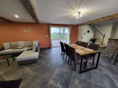Coin salon dans l'établissement gite de l'écurie