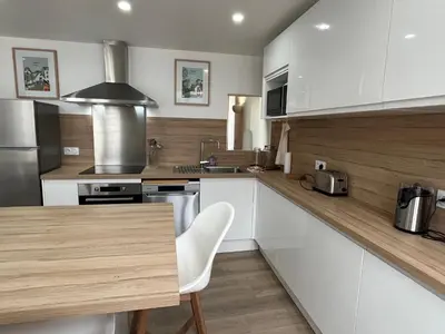 Cuisine ou kitchenette dans l'établissement Bella, Joli appt rénové dans le bourg