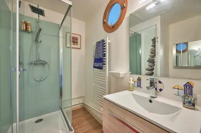 Salle de bains dans l'établissement Duplex Etoile de mer- T4 Vue mer