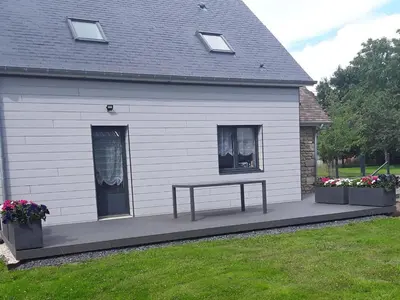 Jardin de l'établissement Maison rénovée avec jardin clos, 3 chambres, recharge EV gratuite, proche Suisse Normande - FR-1-497-178