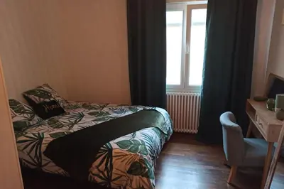 Un ou plusieurs lits dans un hébergement de l'établissement Petite maison de bourg proche A84