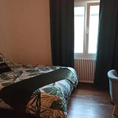 Petite maison de bourg proche A84