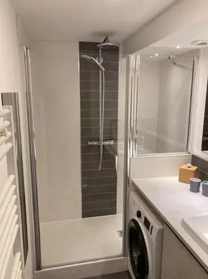 Salle de bains dans l'établissement Appartement Les Corsaires