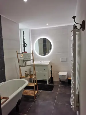 Salle de bains dans l'établissement Chambre de l'Iris