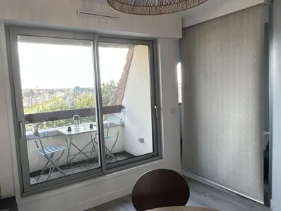 Balcon ou terrasse dans l'établissement Cabourg: Duplex Rénové 2P, Plage Directe, Fibre - FR-1-487-351