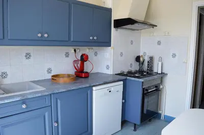Cuisine ou kitchenette dans l'établissement L'Estran - maison sur la digue avec vue mer