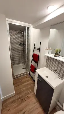 Salle de bains dans l'établissement Appart 2 chambres avec extérieur