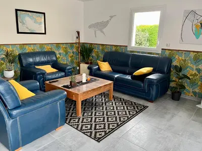 Coin salon dans l'établissement L'Ostréa, maison avec jardin à 200m de la mer-wifi