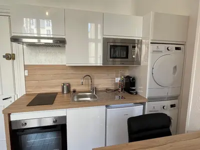 Cuisine ou kitchenette dans l'établissement Paon, Coquet appt avec parking à Caen