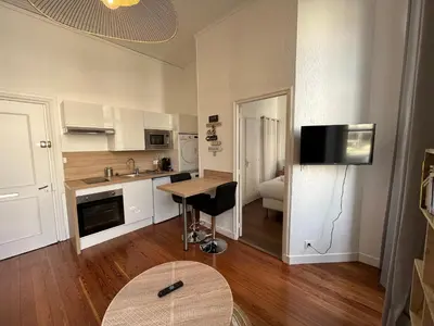 Cuisine ou kitchenette dans l'établissement Paon, Coquet appt avec parking à Caen