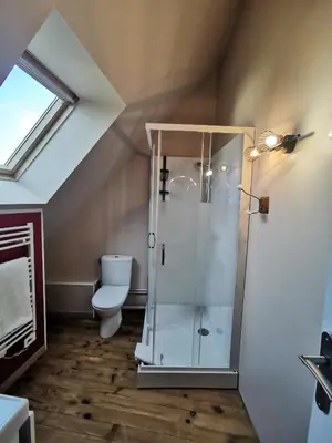 Salle de bains dans l'établissement Grenier de l, IRIS