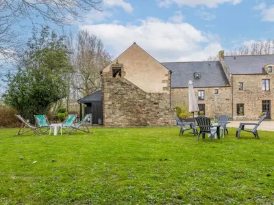 Jardin de l'établissement Holiday Home Les Grands Près by Interhome