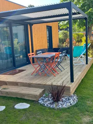 Jardin de l'établissement Charmante maison à 2 pas de la mer avec son jardin pour 2 adultes et 2 enfants