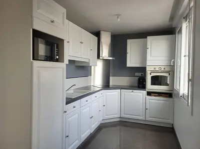 Cuisine ou kitchenette dans l'établissement La Vallée