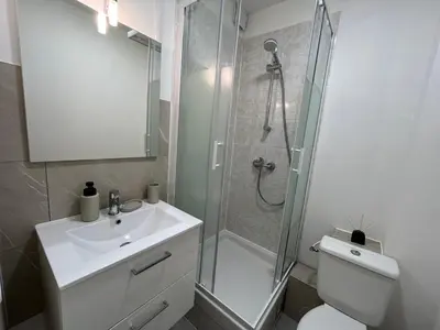 Salle de bains dans l'établissement Amazonite, Studio proche centre ville de Caen stationnement à proximité