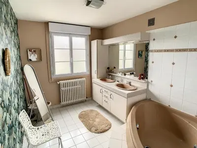 Salle de bains dans l'établissement Maison de charme proche centre ville