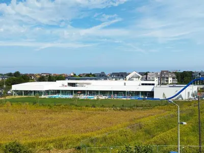 Piscine de l'établissement T2 refait à neuf ou située à proximité
