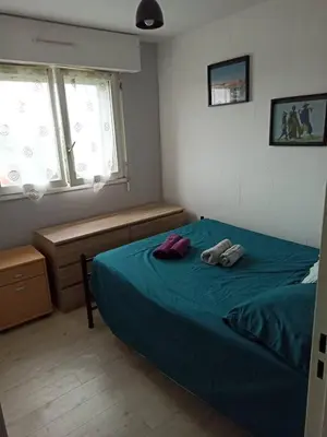 Un ou plusieurs lits dans un hébergement de l'établissement Cabourg: Petit F2 proche hippodrome.